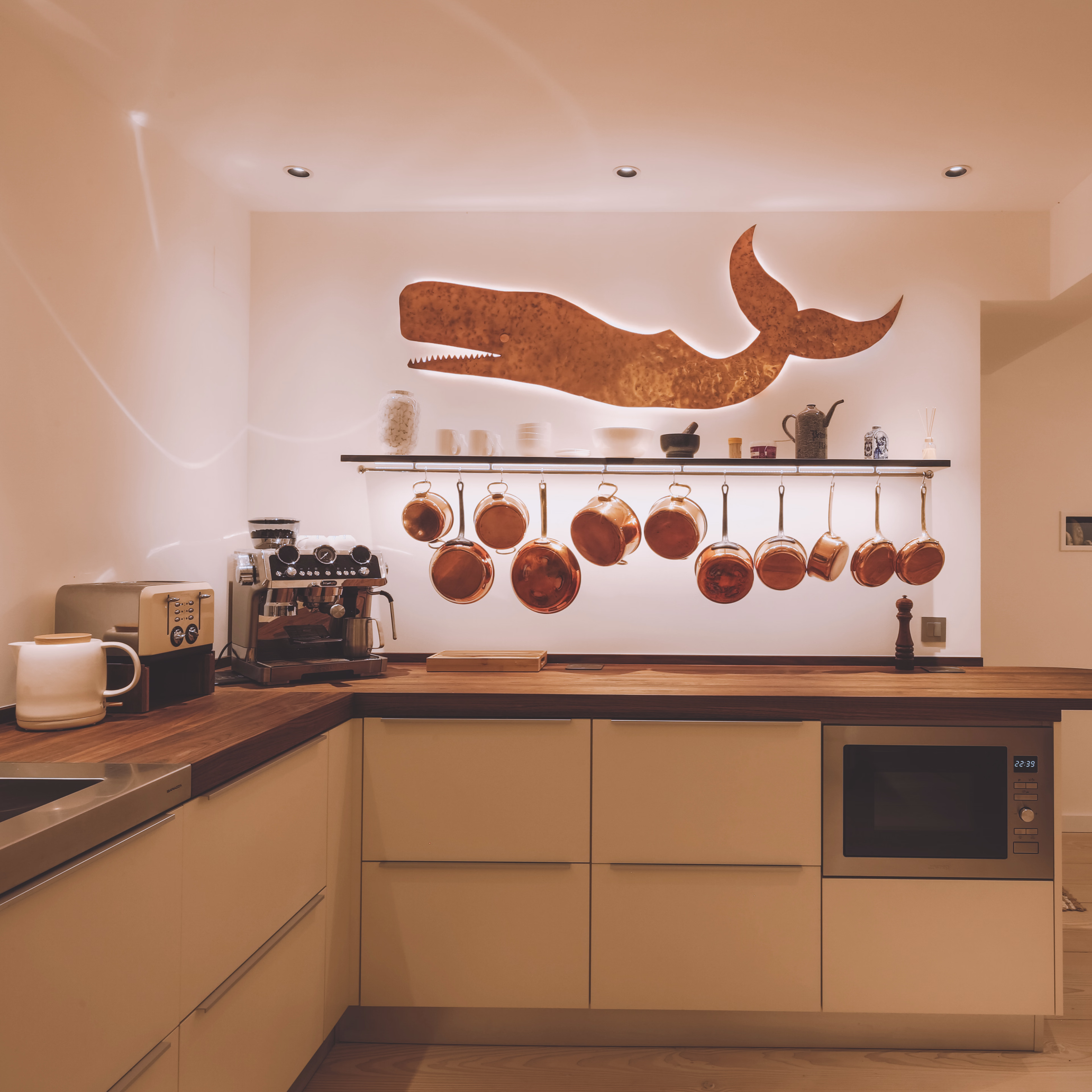 Fully equipped Kitchen Espalamaca at Casa Espalamaca, Faial Azores, kitchen Azores, private accommodation Faial, self-catering Faial, Horta city, Azores villa amenities