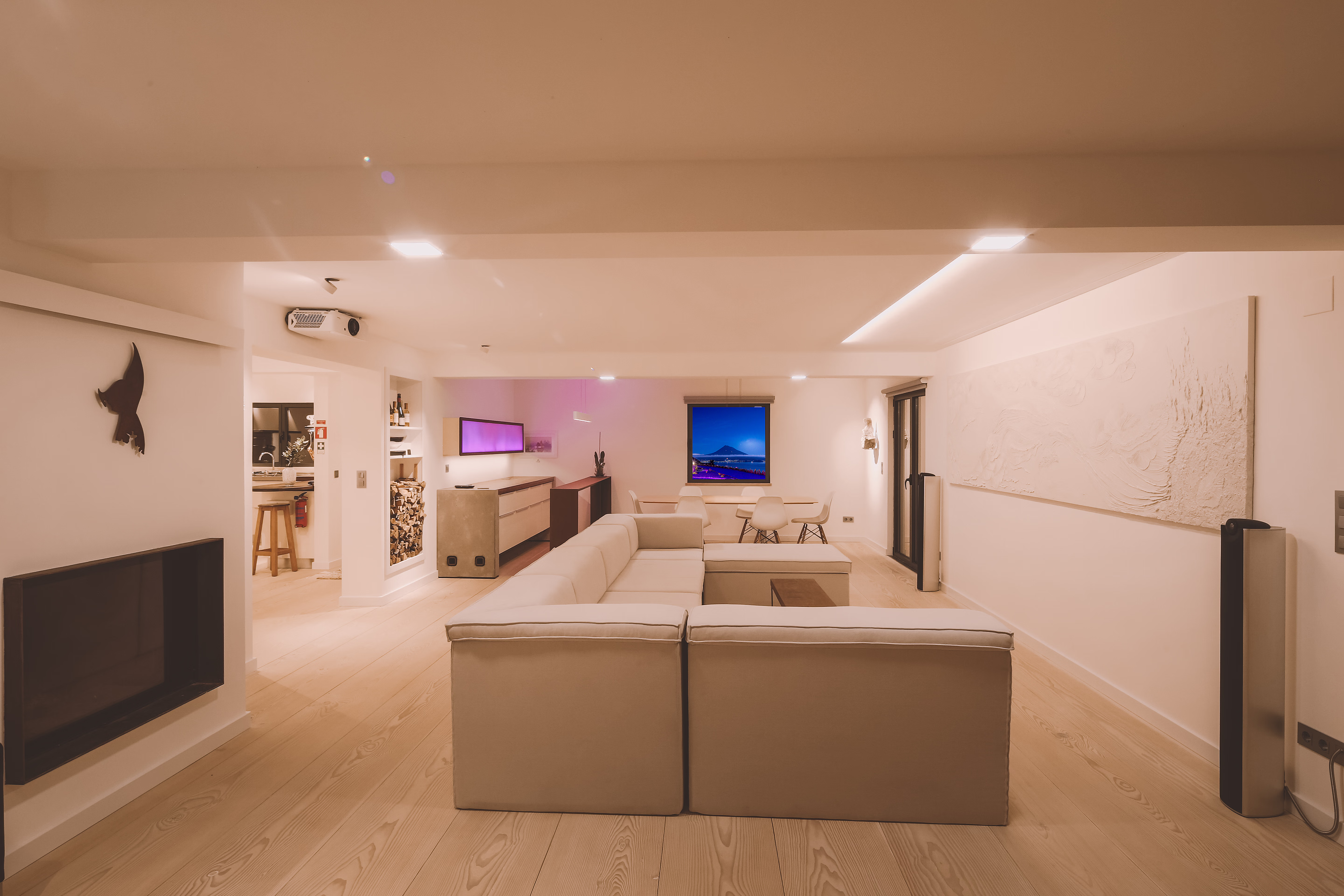 Casa Espalamaca, private Faial accommodation, Atlantic Coast rental, Faial amenities, Horta center, spacious interiors, private stay